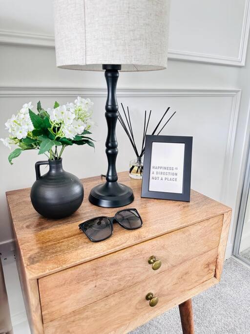 Central Derby Urban 2 Bedroom Flat - An Oasis Of Elegance! Free Parking And Wifi Suitable For Families And Professionals Exterior photo